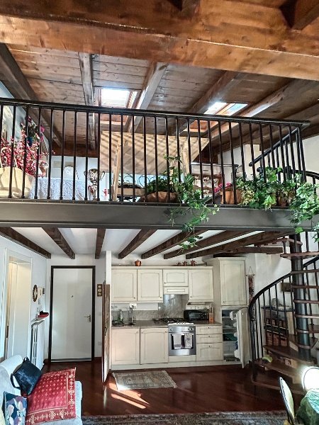 appartamento in vendita a Reggio nell'Emilia in zona Città Storica