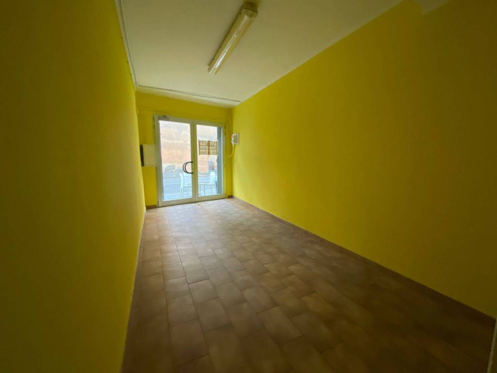 negozio in vendita a Reggio nell'Emilia in zona Città Storica