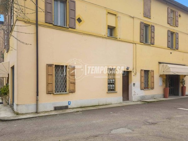 appartamento in vendita a Reggio nell'Emilia in zona Città Storica