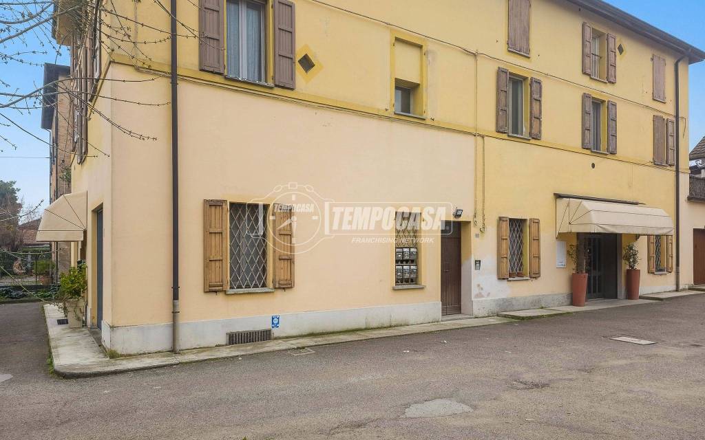 appartamento in vendita a Reggio nell'Emilia in zona Città Storica