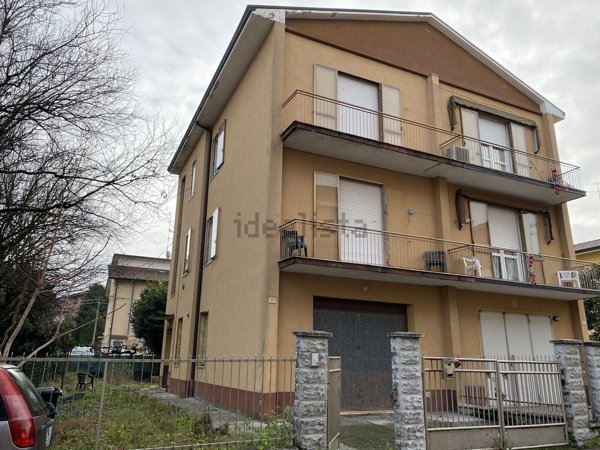 casa indipendente a Reggio nell'Emilia in zona Compagnoni / Migliolungo