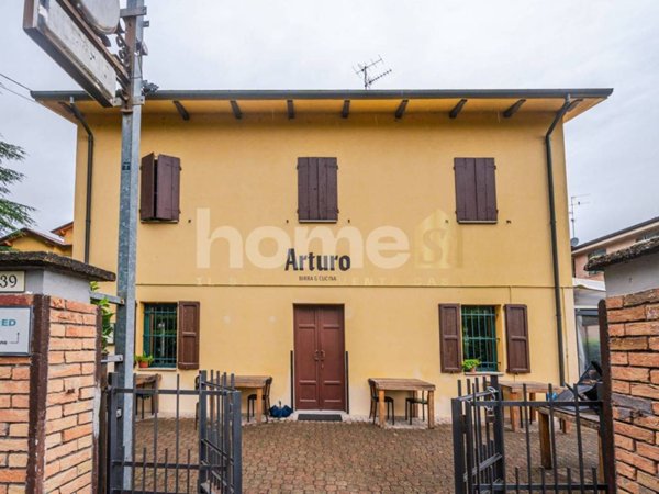 casa indipendente in vendita a Reggio nell'Emilia