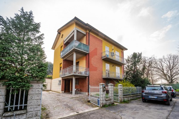 casa indipendente in vendita a Reggio nell'Emilia