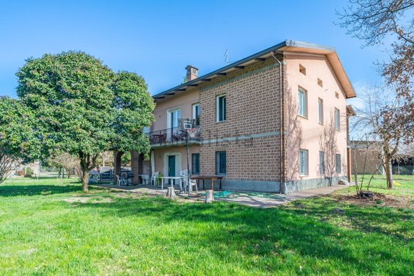 casa indipendente in vendita a Reggio nell'Emilia in zona Rivalta