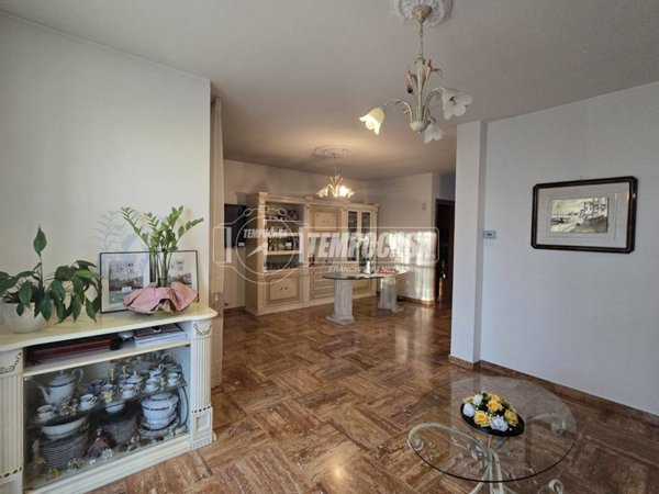 casa indipendente in vendita a Reggio nell'Emilia in zona Città Storica