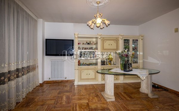 casa indipendente a Reggio nell'Emilia in zona Compagnoni / Migliolungo