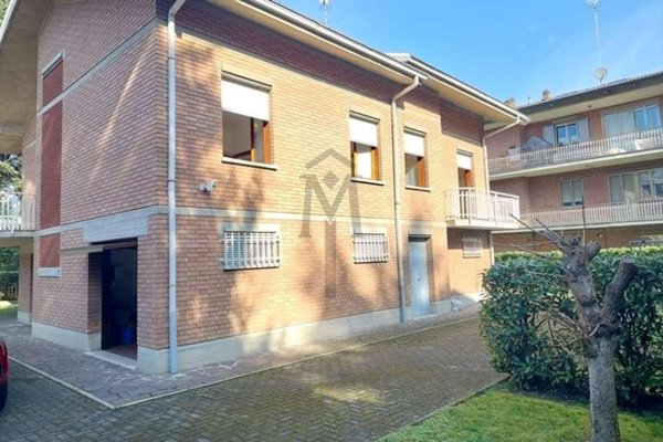 casa indipendente in vendita a Reggio nell'Emilia in zona Città Storica
