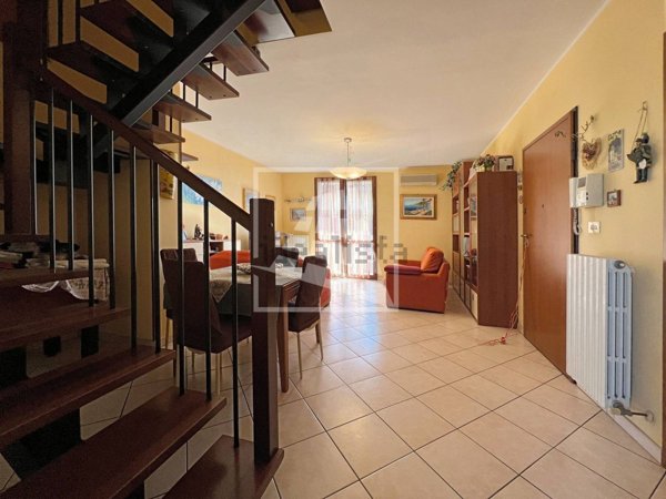 appartamento in vendita a Reggio nell'Emilia in zona Sesso