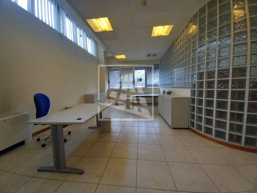 ufficio in vendita a Reggio nell'Emilia