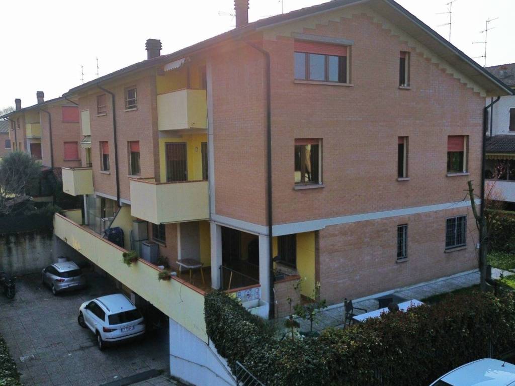 casa indipendente in vendita a Reggio nell'Emilia in zona Buco del Signore