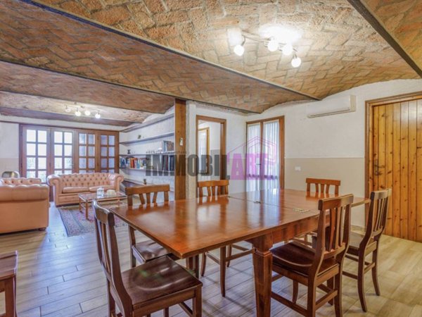 casa indipendente in vendita a Reggio nell'Emilia
