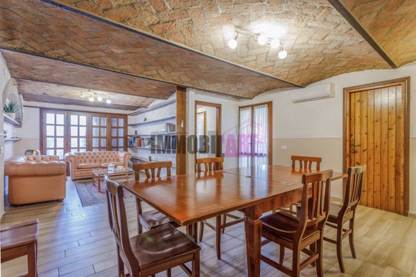 casa indipendente in vendita a Reggio nell'Emilia