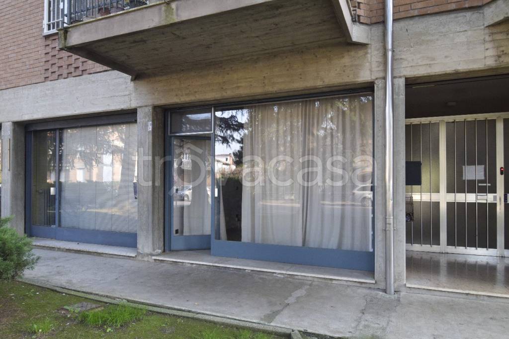 negozio in vendita a Reggio nell'Emilia in zona Città Storica