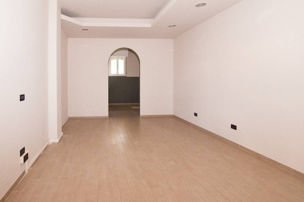 negozio in vendita a Reggio nell'Emilia in zona Città Storica