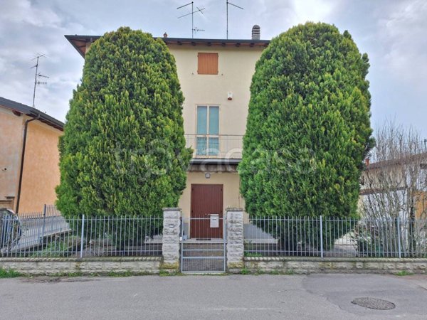 casa indipendente in vendita a Reggio nell'Emilia in zona Città Storica