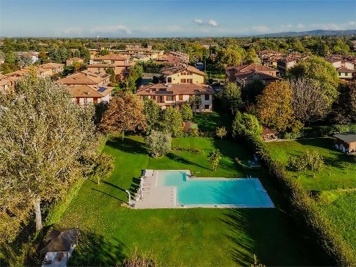 casa indipendente in vendita a Reggio nell'Emilia in zona Rivalta