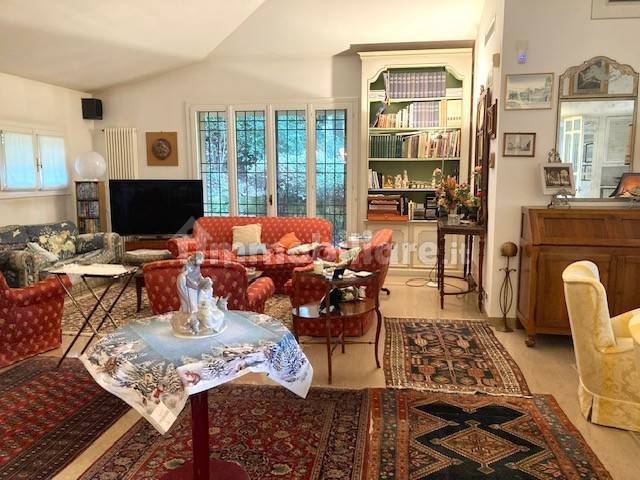 casa indipendente in vendita a Reggio nell'Emilia in zona Baragalla