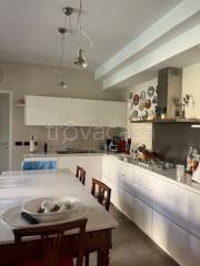 casa indipendente in vendita a Reggio nell'Emilia in zona Baragalla