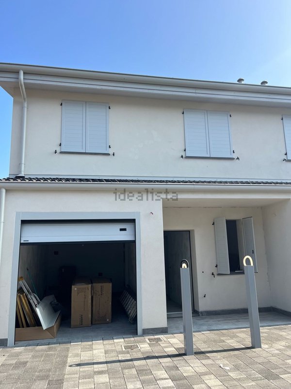 casa indipendente in vendita a Reggio nell'Emilia in zona Città Storica