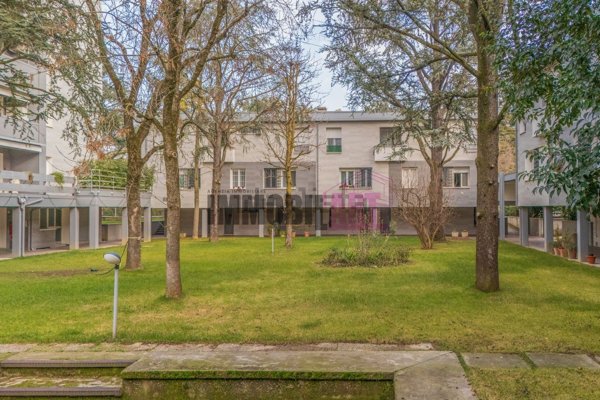 casa indipendente in vendita a Reggio nell'Emilia in zona Baragalla