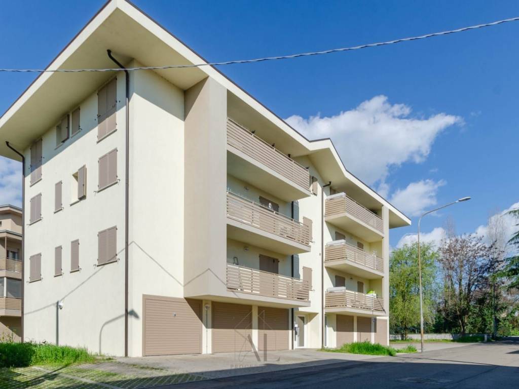 appartamento in vendita a Reggio nell'Emilia in zona Città Storica