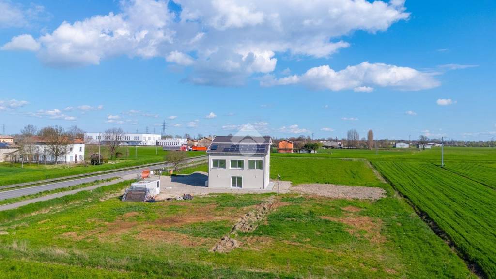 casa indipendente in vendita a Reggio nell'Emilia in zona Roncocesi