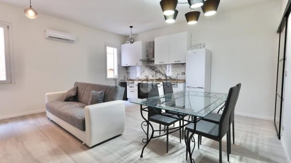 appartamento in vendita a Reggio nell'Emilia in zona Città Storica