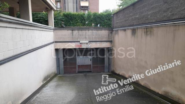 appartamento in vendita a Reggio nell'Emilia in zona Carrozzone