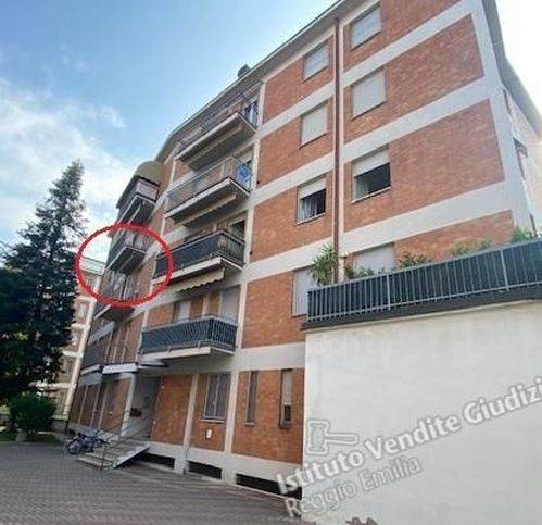 appartamento in vendita a Reggio nell'Emilia in zona Tribunale