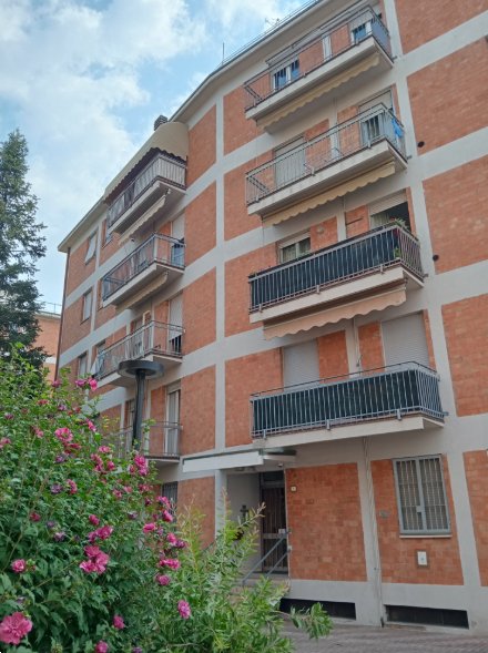 appartamento in vendita a Reggio nell'Emilia in zona Tribunale