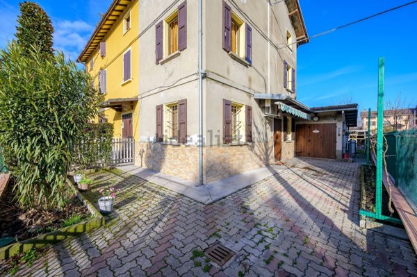 casa semindipendente in vendita a Reggio nell'Emilia in zona Masone