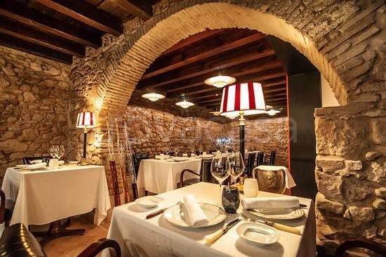 negozio in vendita a Reggio nell'Emilia in zona Città Storica