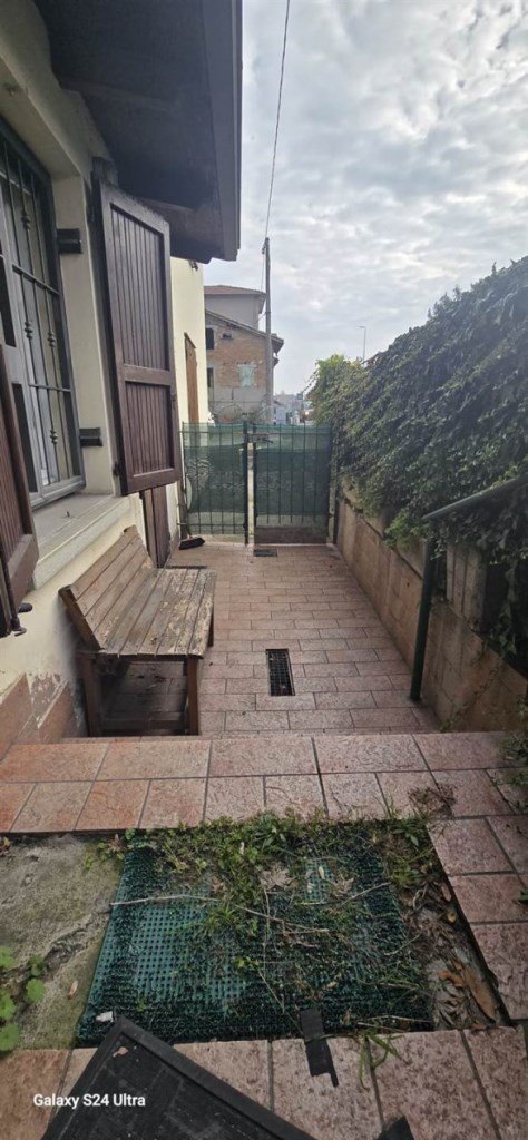 casa indipendente in vendita a Reggio nell'Emilia in zona Cadè / Gaida