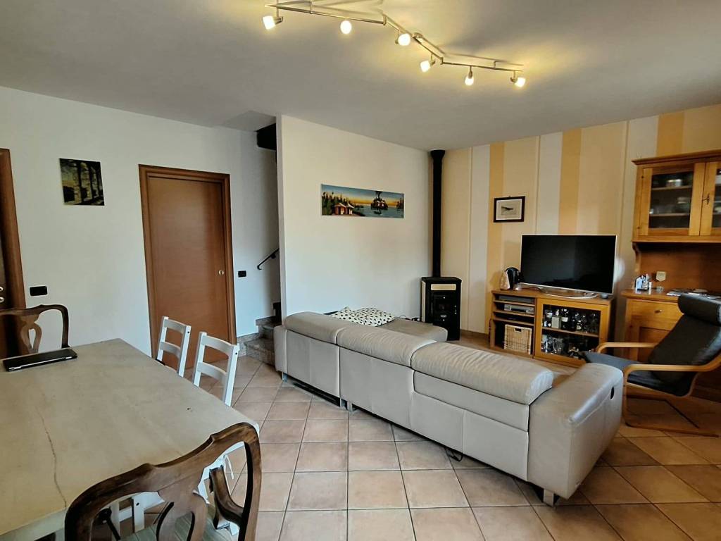 casa indipendente in vendita a Reggio nell'Emilia in zona Città Storica