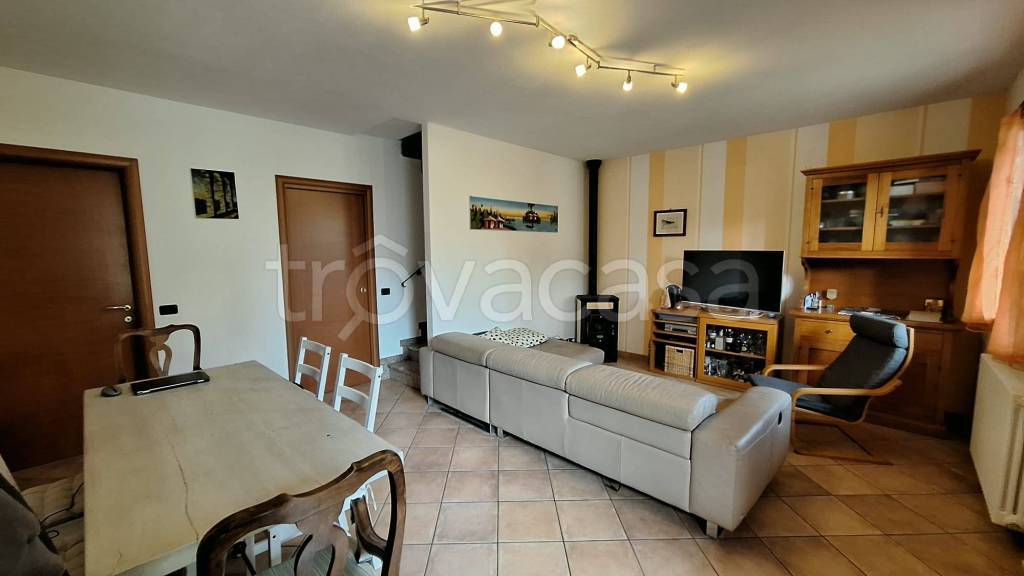casa indipendente in vendita a Reggio nell'Emilia in zona Città Storica