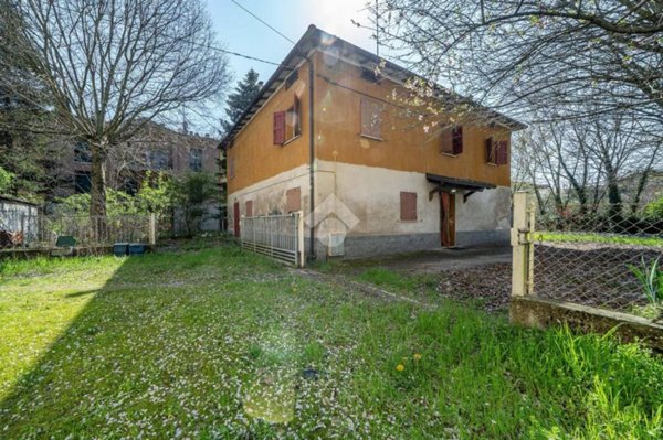 casa indipendente in vendita a Reggio nell'Emilia in zona Marmirolo