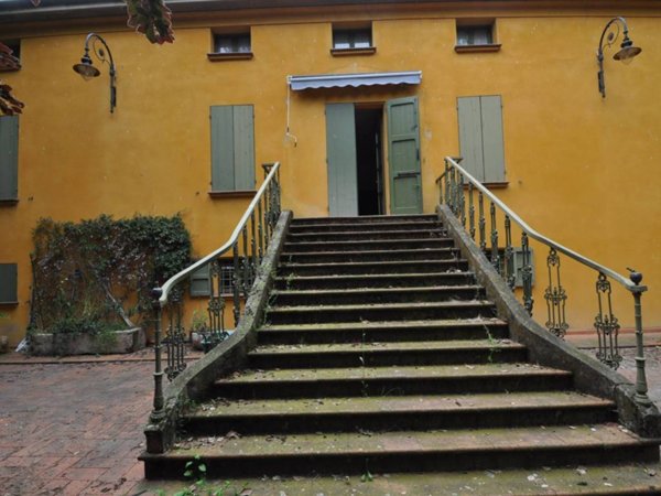 casa indipendente in vendita a Reggio nell'Emilia in zona Rivalta