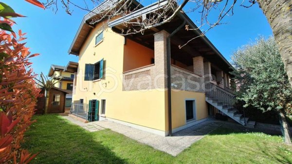 casa indipendente in vendita a Reggio nell'Emilia in zona Città Storica