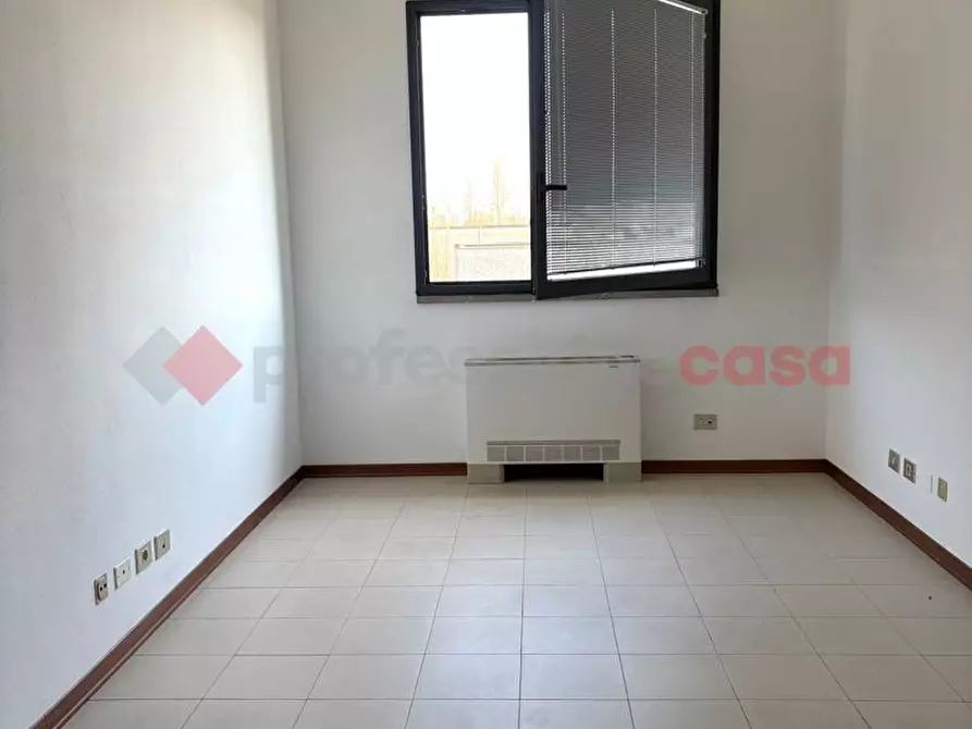 ufficio in vendita a Reggio nell'Emilia in zona Tribunale