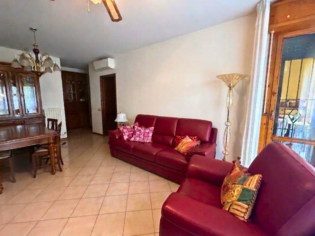 appartamento in vendita a Reggio nell'Emilia in zona Compagnoni / Migliolungo