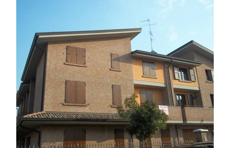 casa indipendente in vendita a Reggio nell'Emilia in zona Pieve Modolena