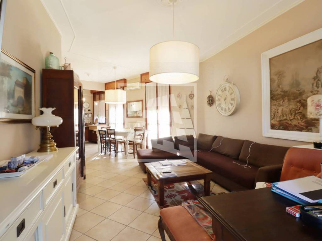 appartamento in vendita a Reggio nell'Emilia in zona Città Storica