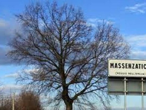 casa indipendente in vendita a Reggio nell'Emilia in zona Città Storica