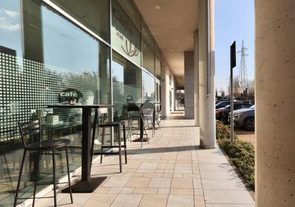 negozio in vendita a Reggio nell'Emilia in zona Pieve Modolena