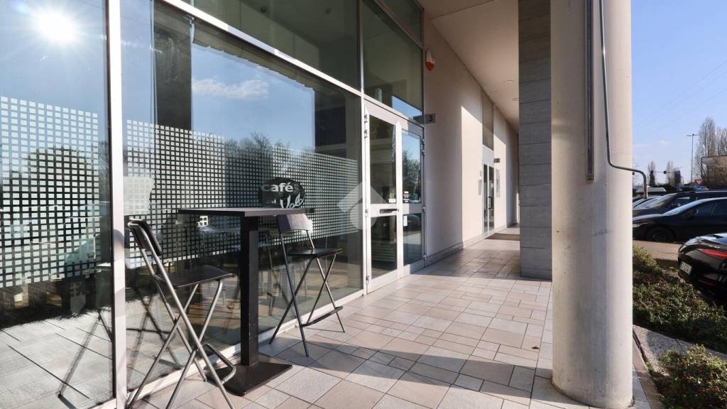 negozio in vendita a Reggio nell'Emilia in zona Pieve Modolena