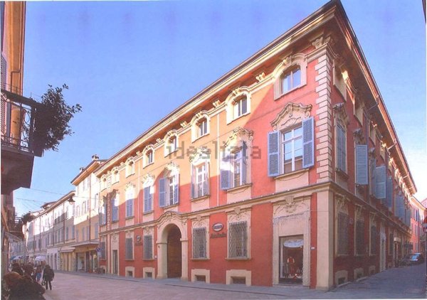 appartamento in vendita a Reggio nell'Emilia in zona Città Storica