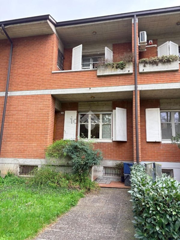 casa indipendente in vendita a Reggio nell'Emilia in zona Rivalta