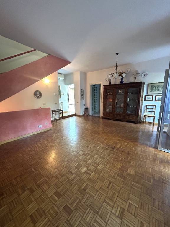 casa indipendente in vendita a Reggio nell'Emilia