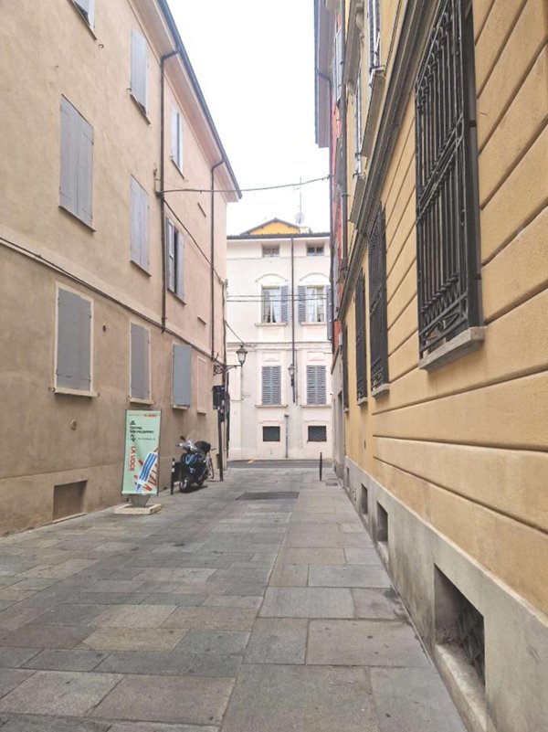 appartamento in vendita a Reggio nell'Emilia in zona Città Storica