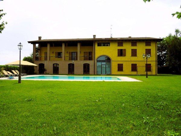 villa in vendita a Reggio nell'Emilia in zona San Bartolomeo